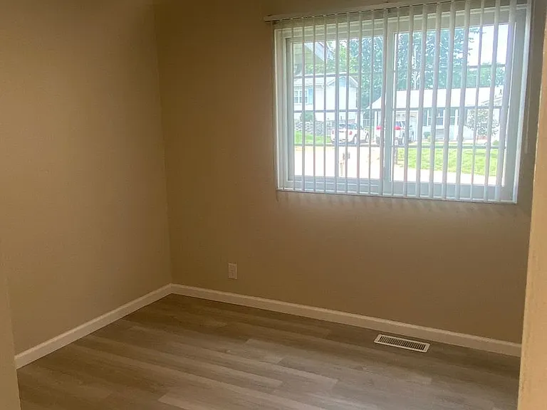 10944 Arctic Dr — Photo 8