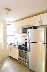 Rented by CITY SKYLINE REALTY INC