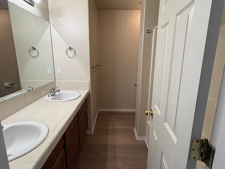 413 Roger Smith Dr — Photo 26