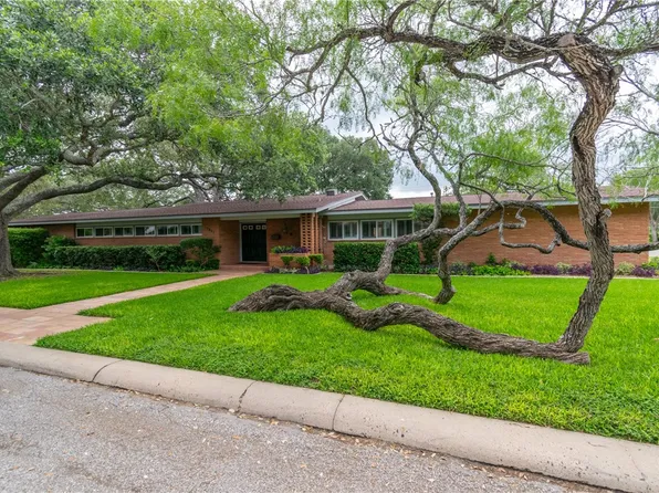 1821 Clare Dr, Alice, TX 78332