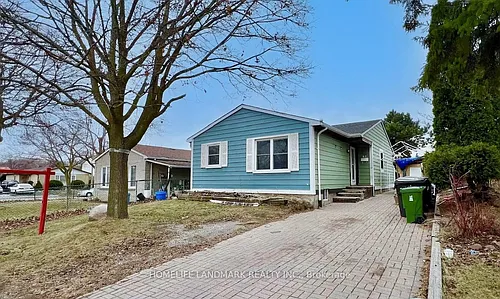 81 United Sq Photo 1