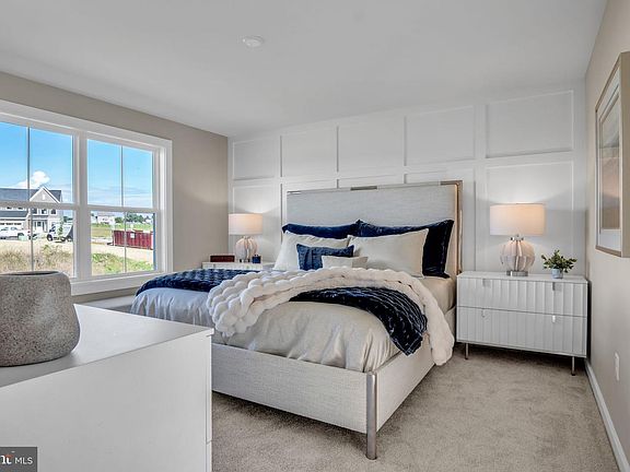 5th image of 8 Melrose Ln