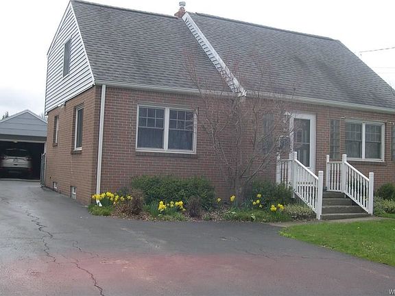 2nd image of 2009 Como Park Blvd