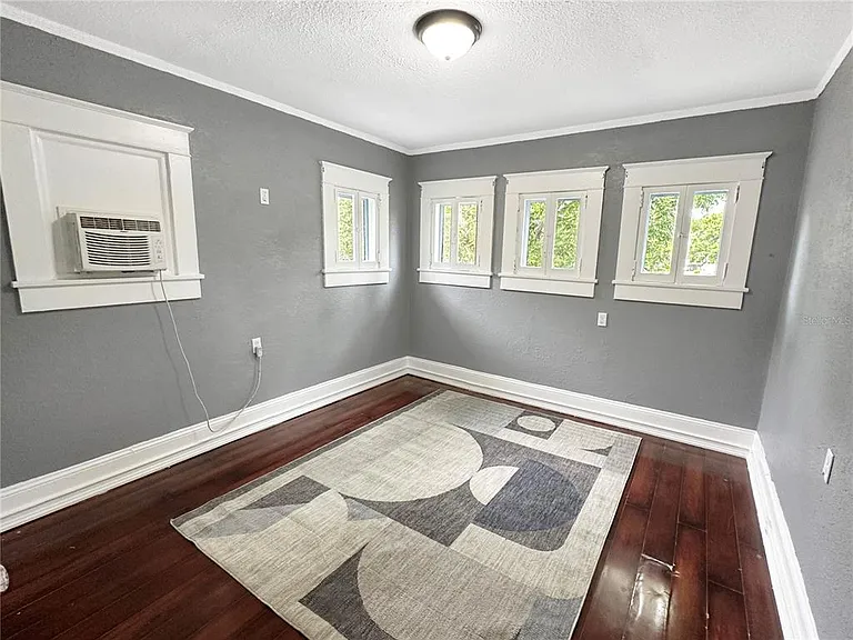 805 S Park Ave — Photo 18