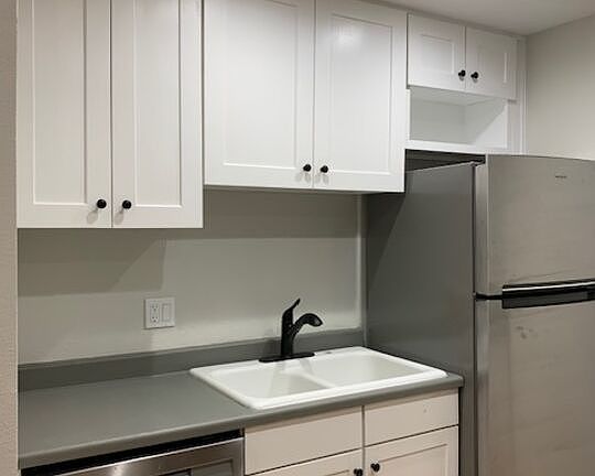 4th image of 77845 California Dr APT D9