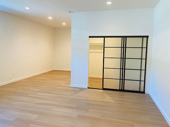 5th image of 2135 Ivar Ave APT 10