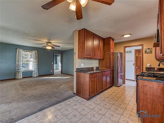 3rd image of 3007 Edgebrook Dr