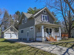 212 Pine St, Oconomowoc, WI 53066