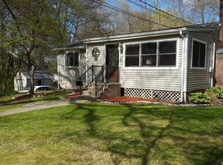 55 Vinegar Hill Rd, Gales Ferry, CT 06335