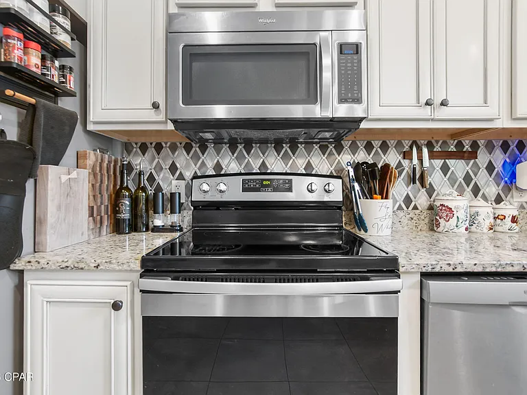 2428 Causeway Manor Ct — Photo 9