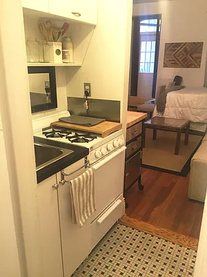 Rented by Jesse Evans, LREB | media 4