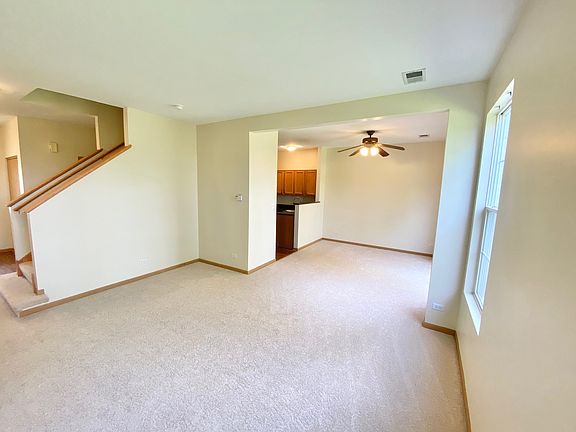 3rd image of 1059 Sheridan Cir