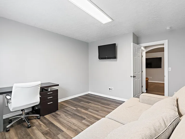 3928 N Weston Ave — Photo 11