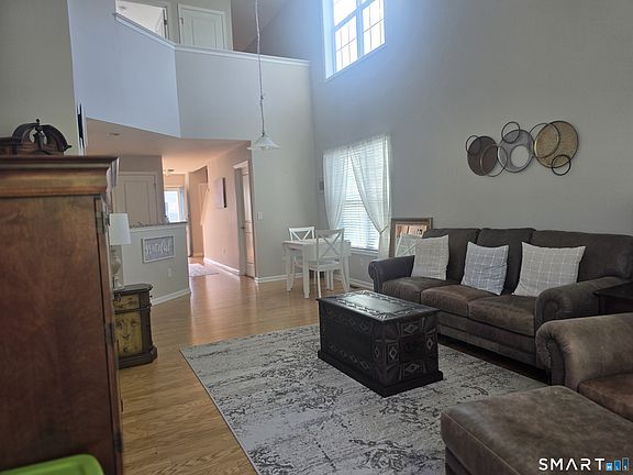 2nd image of 112 Cherry Circle #112