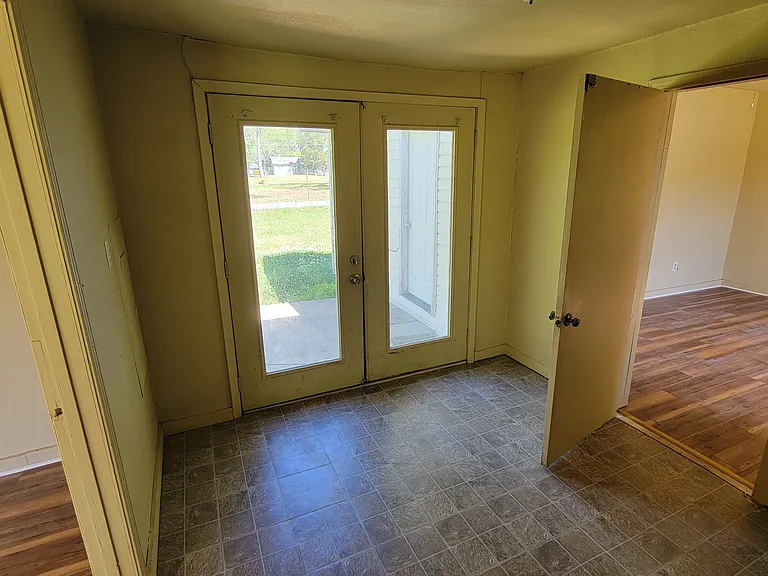 120 N Front St — Photo 10