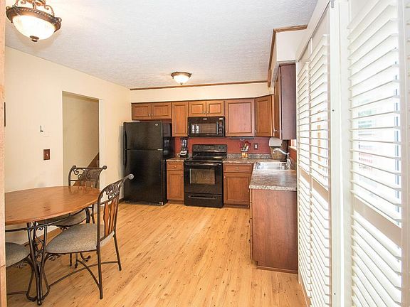3rd image of 2574 Creekwillow Pl