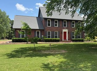 450 Shadow Ridge Dr, Jackson, TN 38305