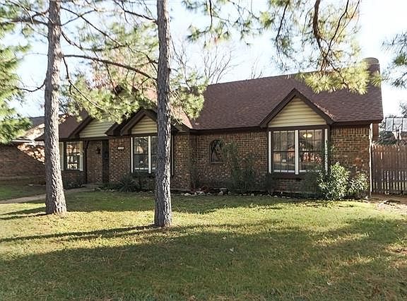2nd image of 235 Northglen Dr
