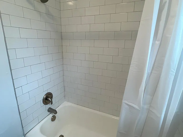 1011 King Ave #A — Photo 3