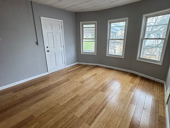 2nd image of 52-54 Ives Ct #3
