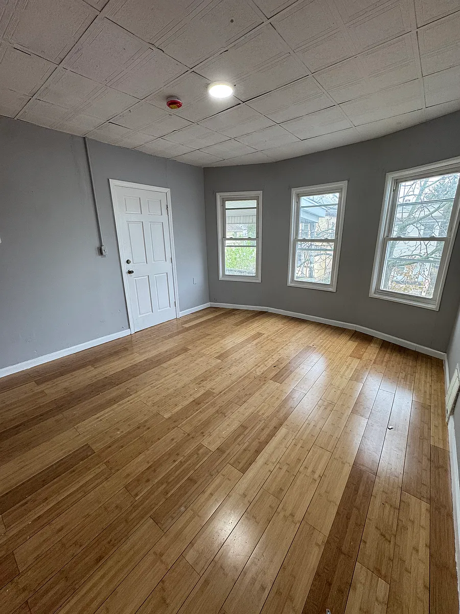 Building Photo - 52-54 Ives Ct #3