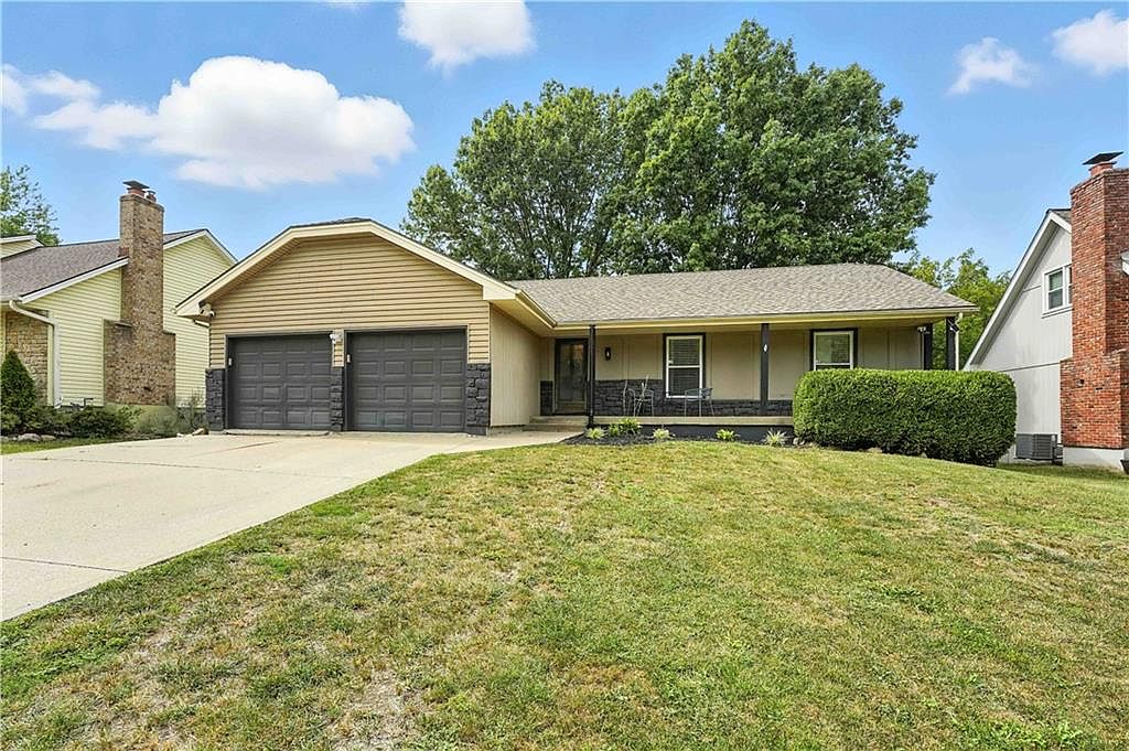 1116 SE 7th St, Lees Summit, MO 64063 | Zillow