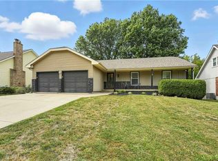 1116 SE 7th St, Lees Summit, MO 64063