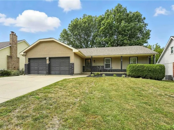 1116 SE 7th St, Lees Summit, MO 64063