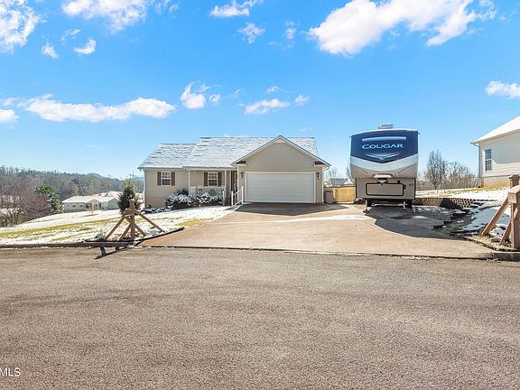 2nd image of 140 Dustin Ln