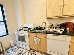 452 Park Dr APT 2, Boston, MA 02215