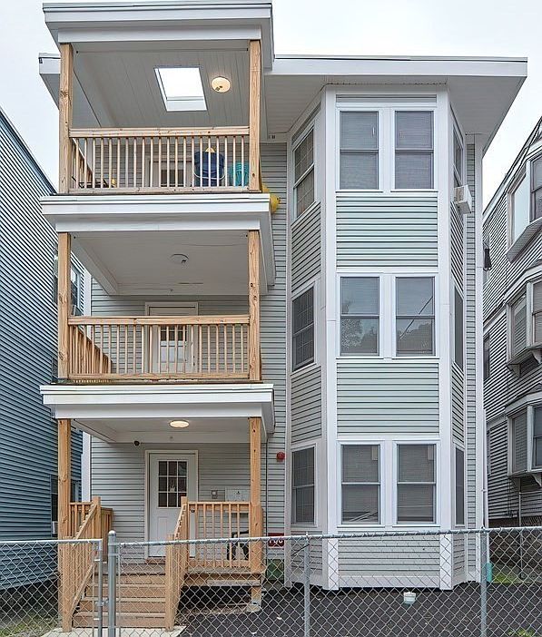 1st image of 35 Ellington St