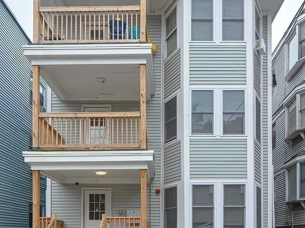 35 Ellington St, Dorchester, MA 02121