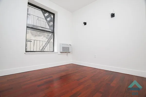 Rented by EXR | media 67