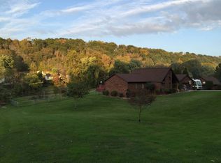 320 Strawberry Rd, Saint Albans, WV 25177