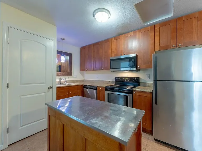 820 Casanova Ave #30 — Photo 4