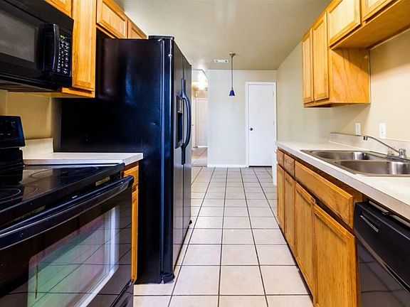 5th image of 5016 Nell St