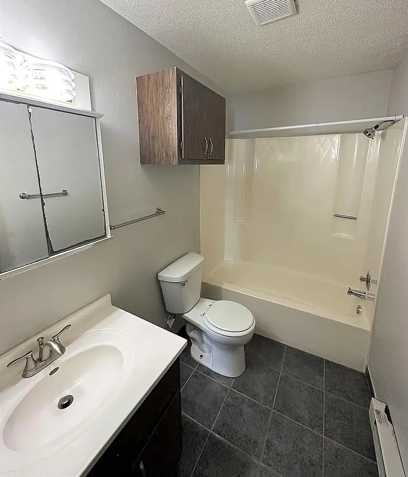 724 S Congress St - 6 — Photo 4