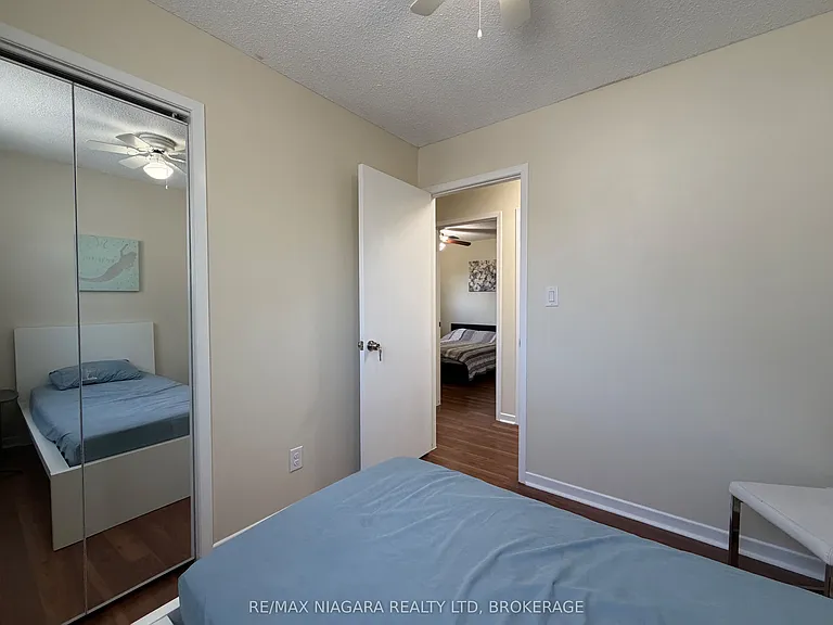 27 Nottingham Ct #UPPER — Photo 16
