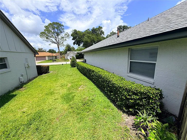 309 Buttonwood Dr — Photo 43