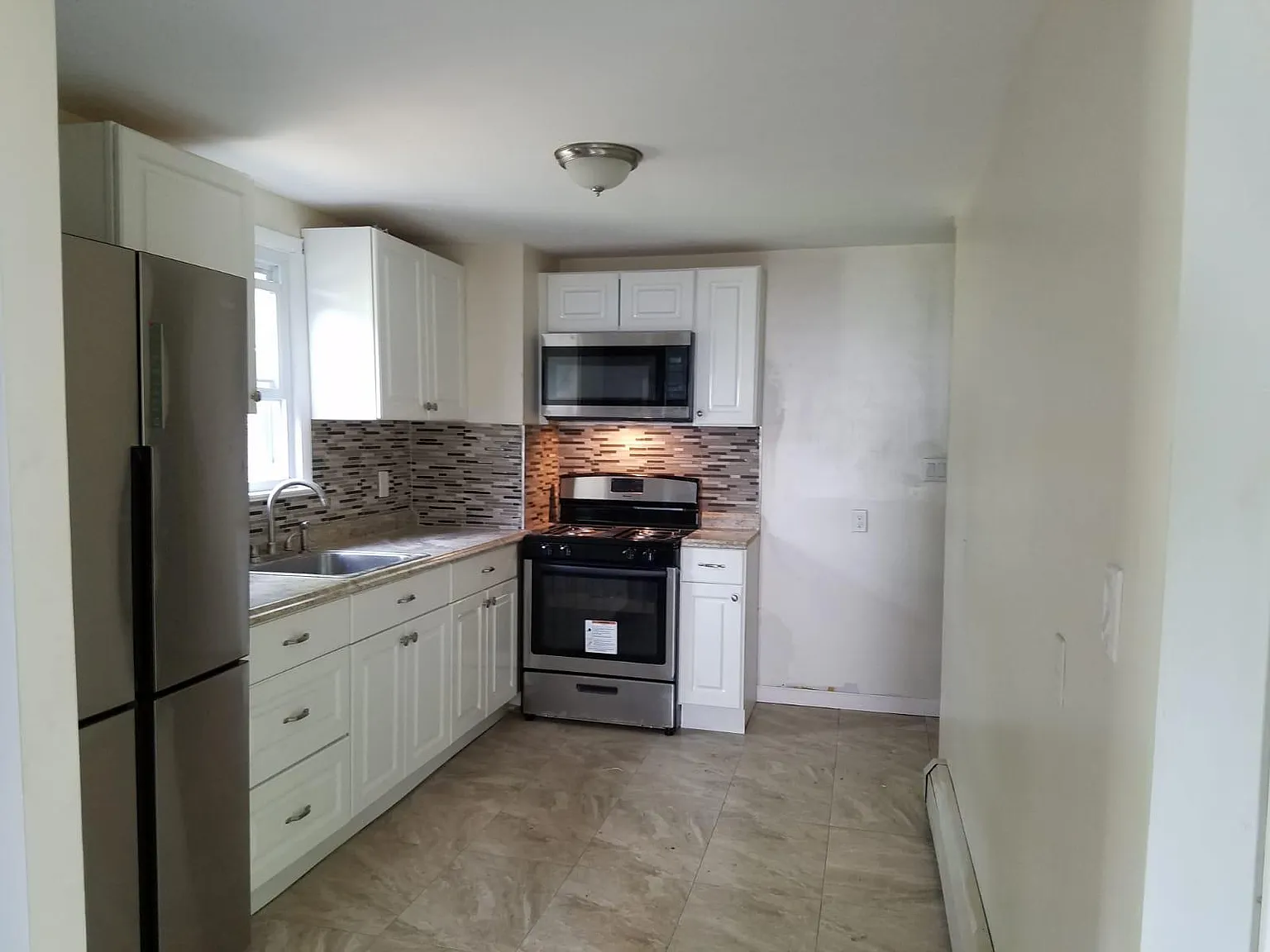 2 bed, 900 sqft, $2,600 — Photo 4