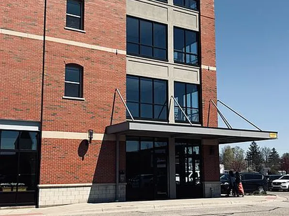134 N Leroy St Unit 403, Fenton, MI 48430