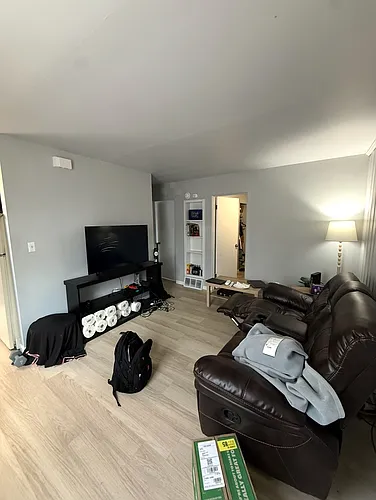 156 W 8th Ave Photo 1