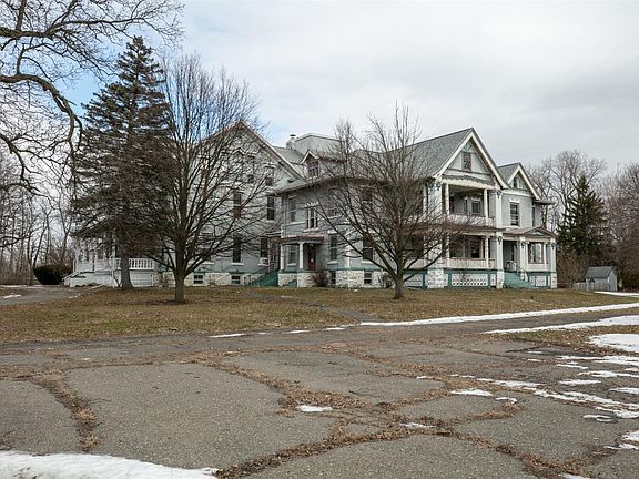 4th image of 1526 Grand Central Ave
