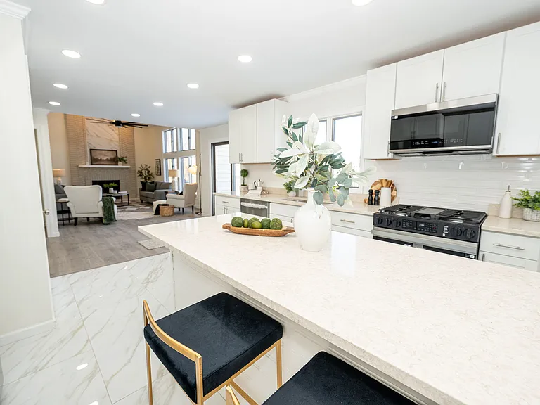 400 Tiburon Ln — Photo 26