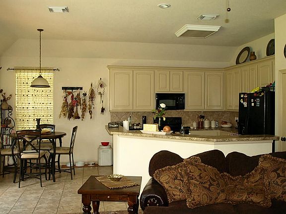 5th image of 22811 Acacia Dr