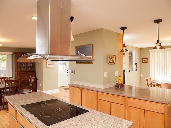 Main Kitchen quartz counters