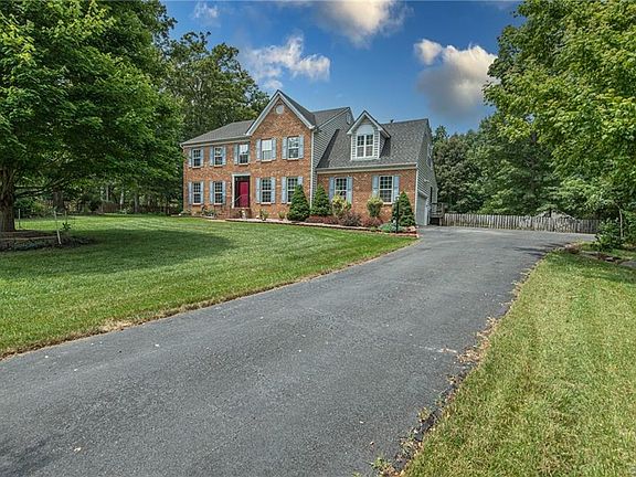 3rd image of 10800 Brandy Wood Pl