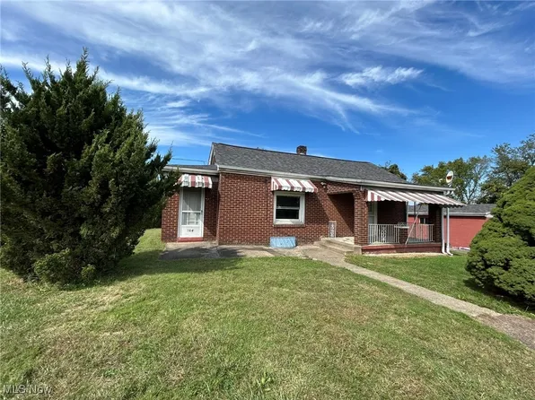 164 Locust Ln, Follansbee, WV 26037