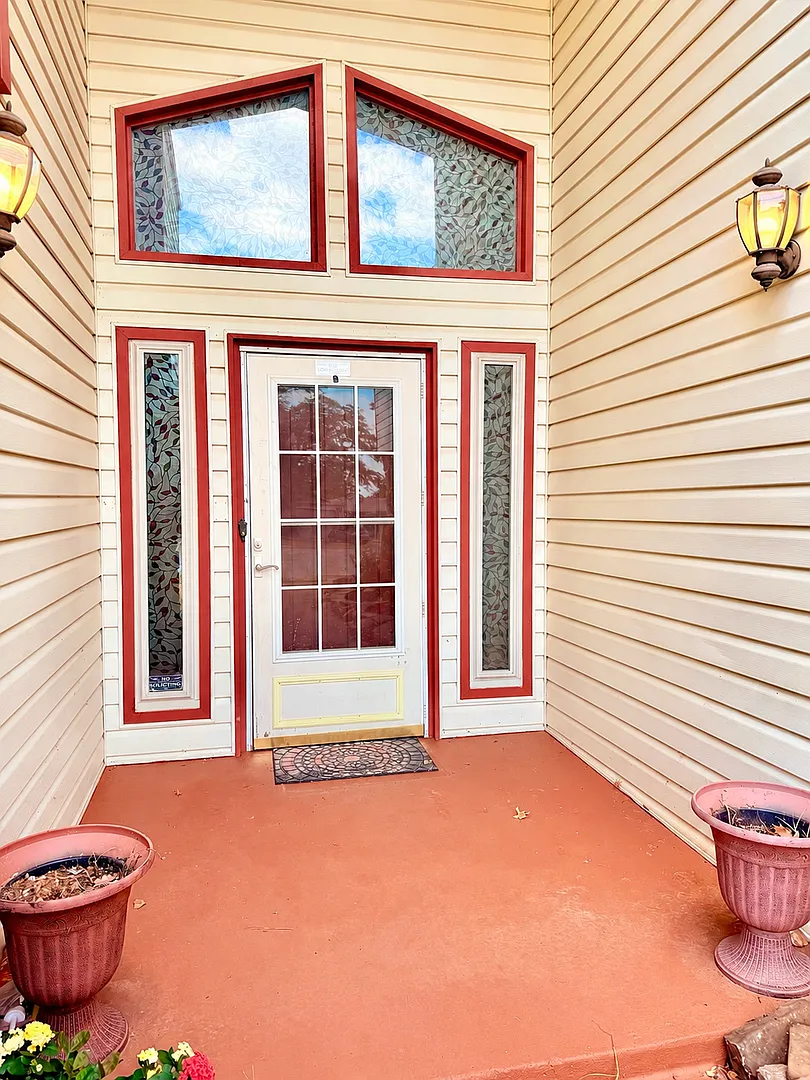 Cute! Updated 3 Bed 2 Bath in Putnam City Schools — Photo 4