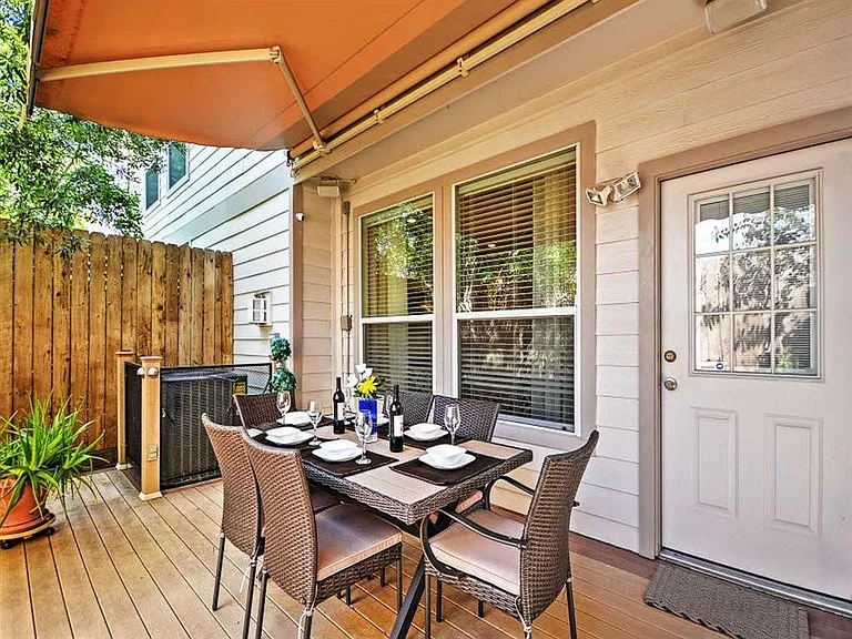 1006A Rochow St — Photo 14